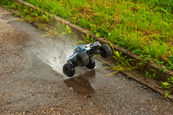 S10 TWISTER 2 MT Brushless 2.4GHZ RTR